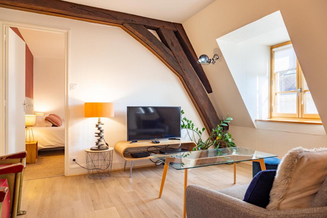 דירות בלואה Happy Loft - Centre Historique + Parking Prive מראה חיצוני תמונה